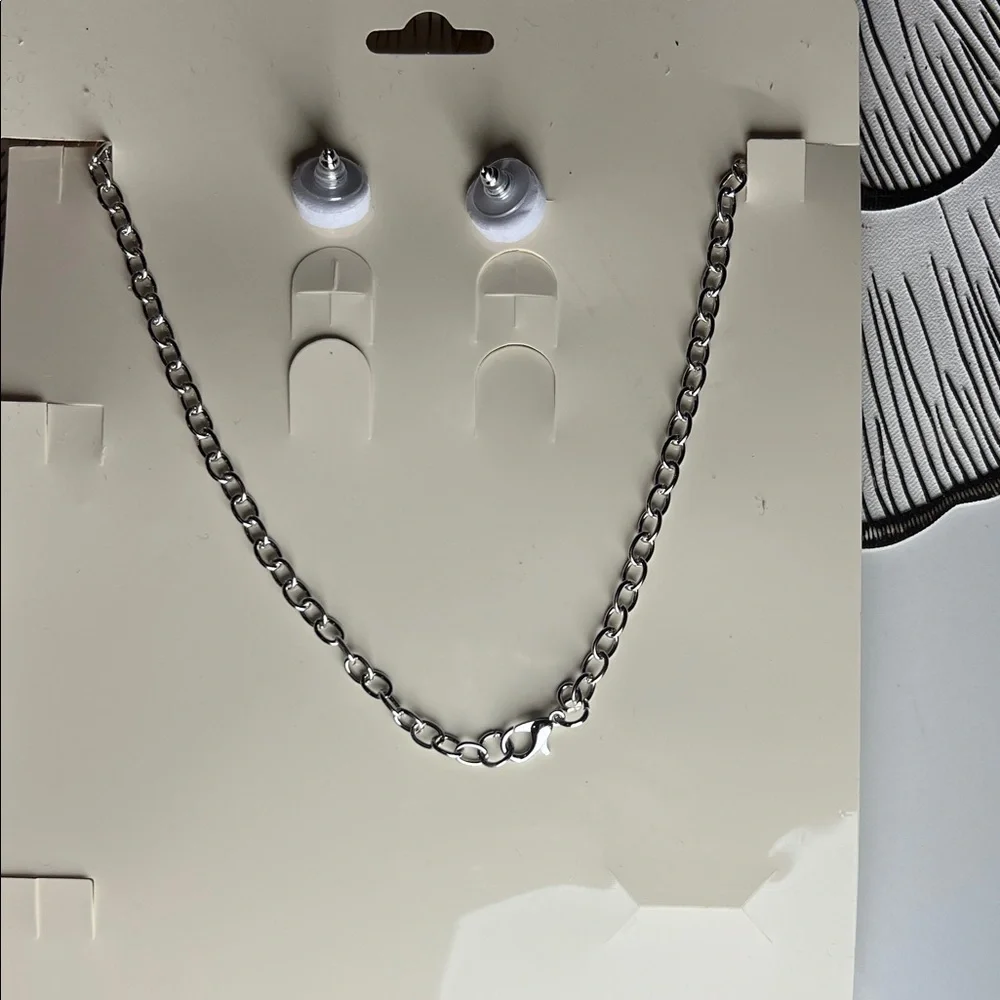 Elegant Silver Necklace and Earring Set
